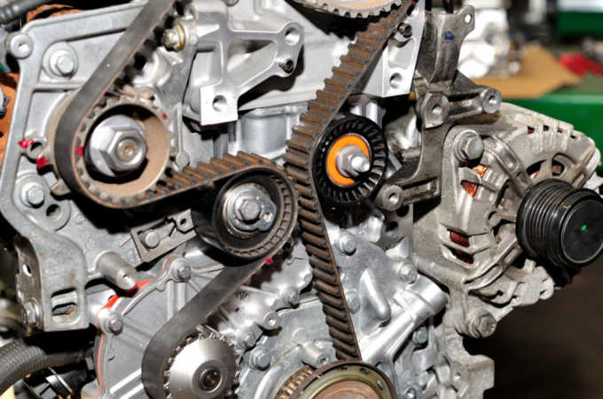 Engine timing components
